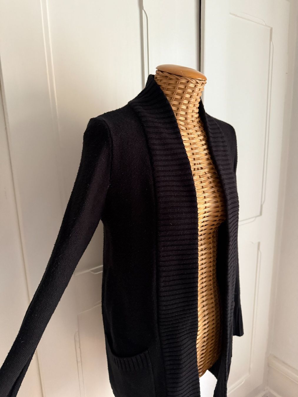 H&M Vestes: Strickjacke schwarz XS – D'occasion à Zürich par Diazaio 1