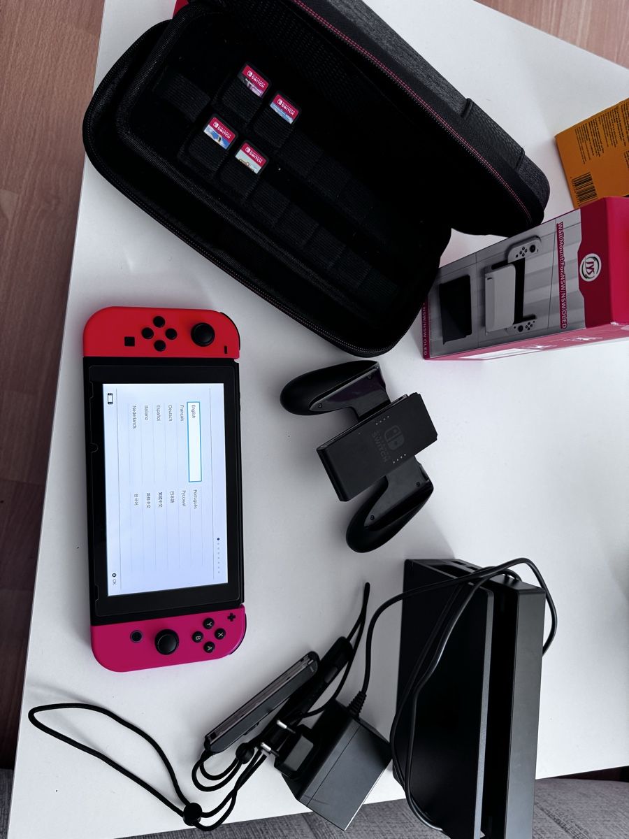 Nintendo Console: Nintendo switch mit Zubehör & 4 Spielen – Usato da Emmenbrücke venduto da Salamanter63