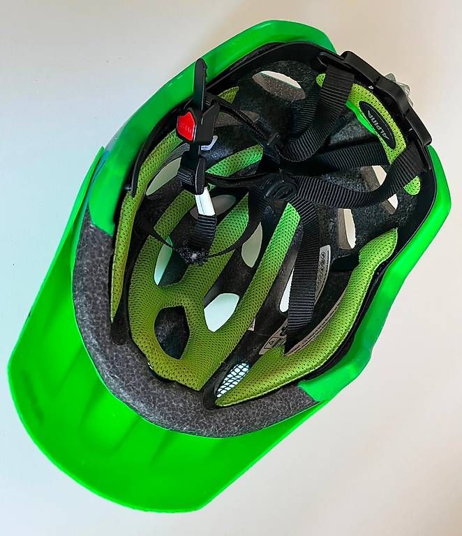 Caschi: Kinder-Velohelm "Alpina" – Usato da Bern venduto da DJLeo 1