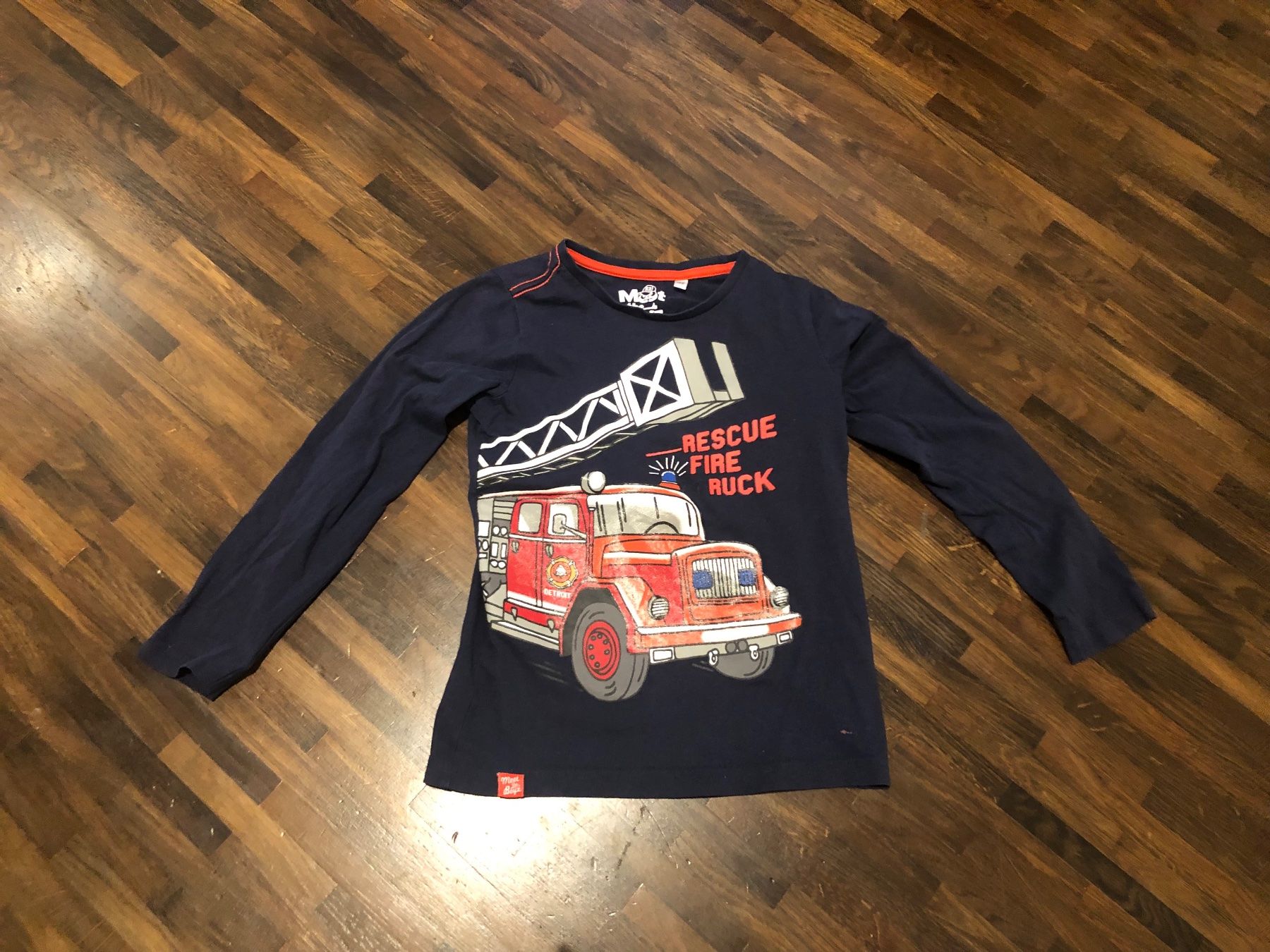Maglioni & Felpe: Feuerwehrauto Pullover Grösse 122 – Usato da St. Gallen venduto da Melina020
