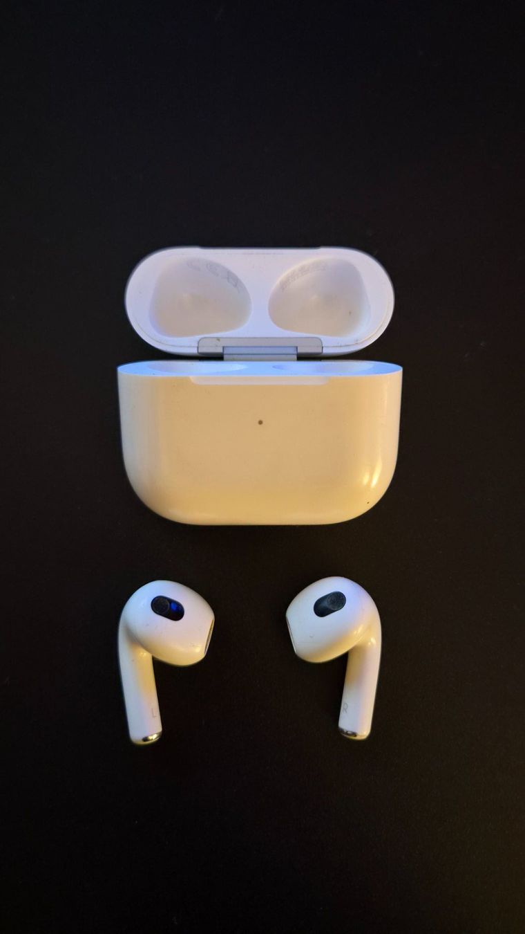 Apple Kopfhörer: AirPods 3 (A2566) – Gebraucht aus Baar von jhielscher