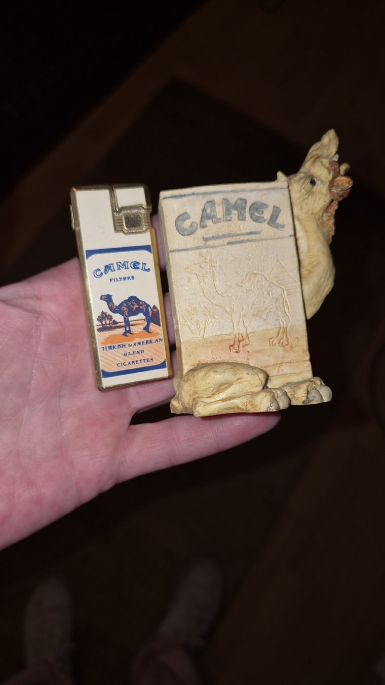 Camel Feuerzeuge: camel Feuerzeug und Deko – Gebraucht aus Kölliken von Upcycling-by-Mc-TAM