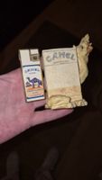 camel Feuerzeug und Deko