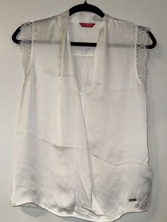 Guess Bluse weiss Spitze ärmellos Grösse S neuwertig