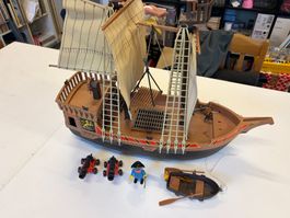 Playmobil Piratenschiff mit Zubehör gebraucht