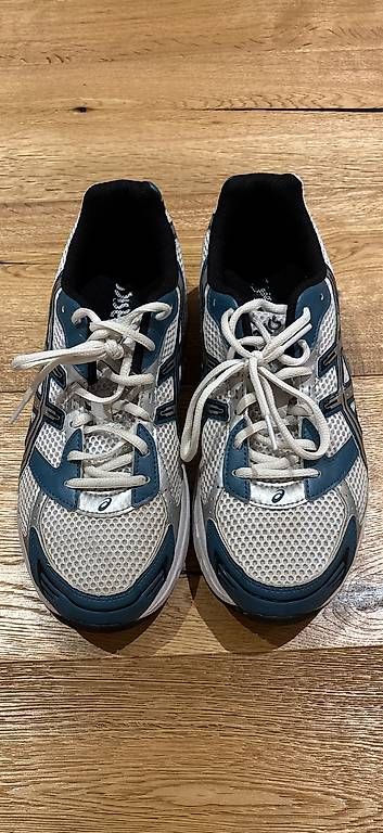 Herrenschuhe: Asics Sportschuhe – Gebraucht aus Wil SG von suz_5pn9 1