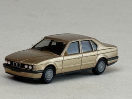 VE1- Herpa BMW 735 i goldmetallic
