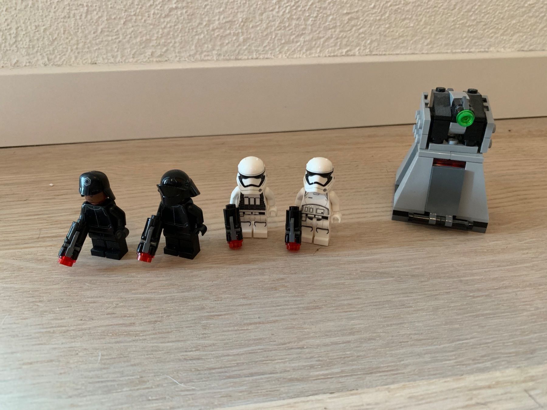 Star Wars Jouets: Lego Star Wars 75132 First Order Battle – D'occasion à Widnau par Mmichi8