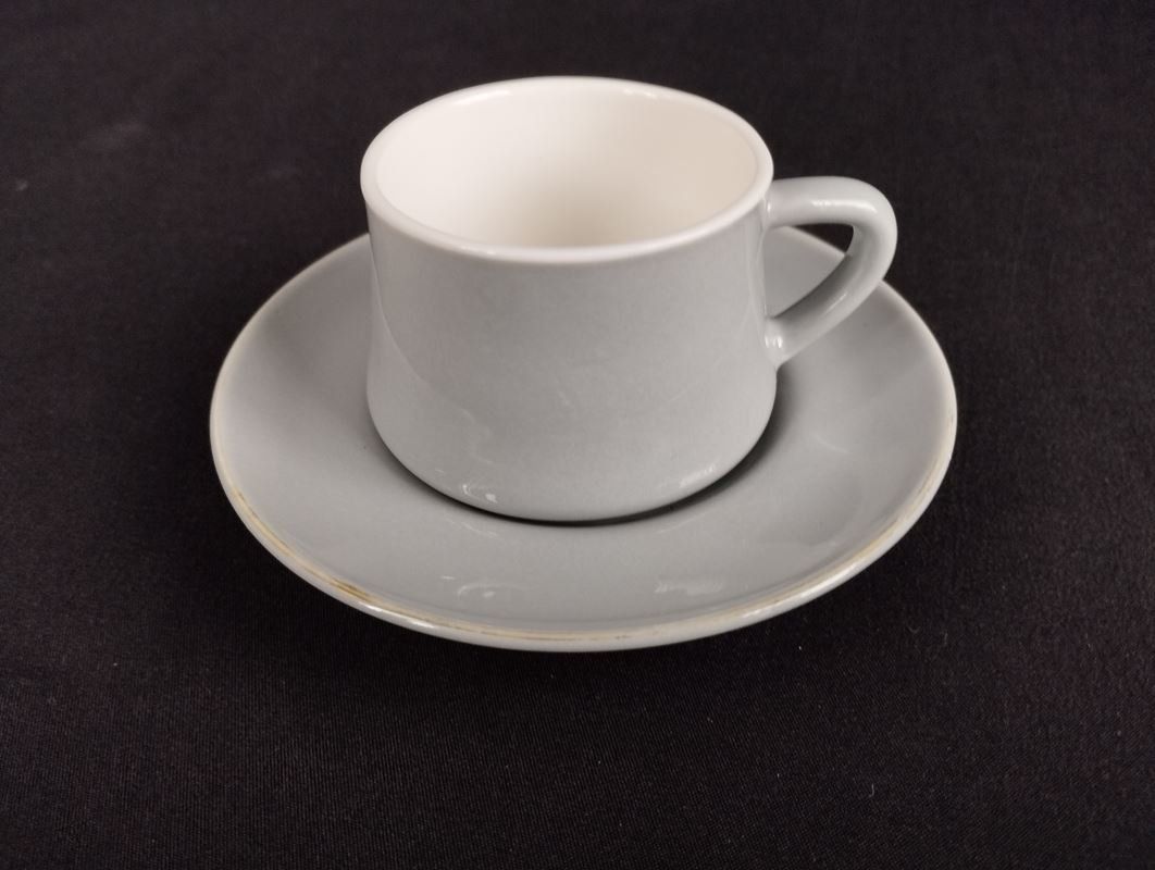 Services de table: ALMINA Espresso-Tassen mit Untersetzer – D'occasion à Schübelbach par Restwert_Schubelbach 3