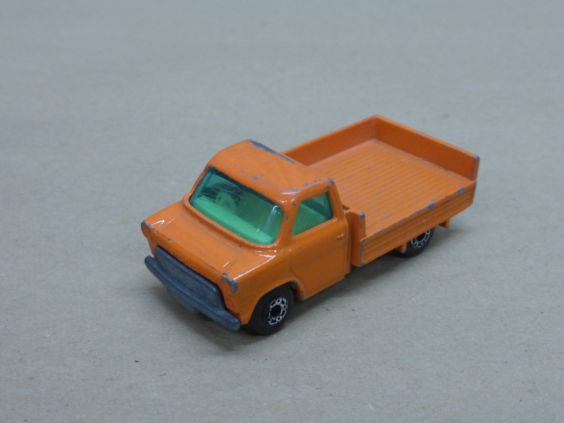 Matchbox Modellautos: Modellauto Matchbox Ford Transit orange – Gebraucht aus Gempen von Smokie72