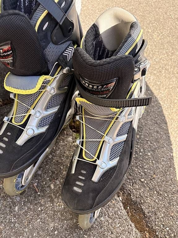 Pattini in linea & Pattini a rotelle: Rollerblades – Usato da Schwerzenbach venduto da sar_5khy 2