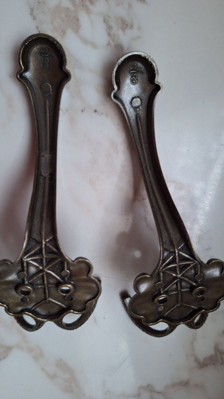 Eisenwaren: 2 Wandhaken ,Metall – Gebraucht aus Dornach von majo8689 2