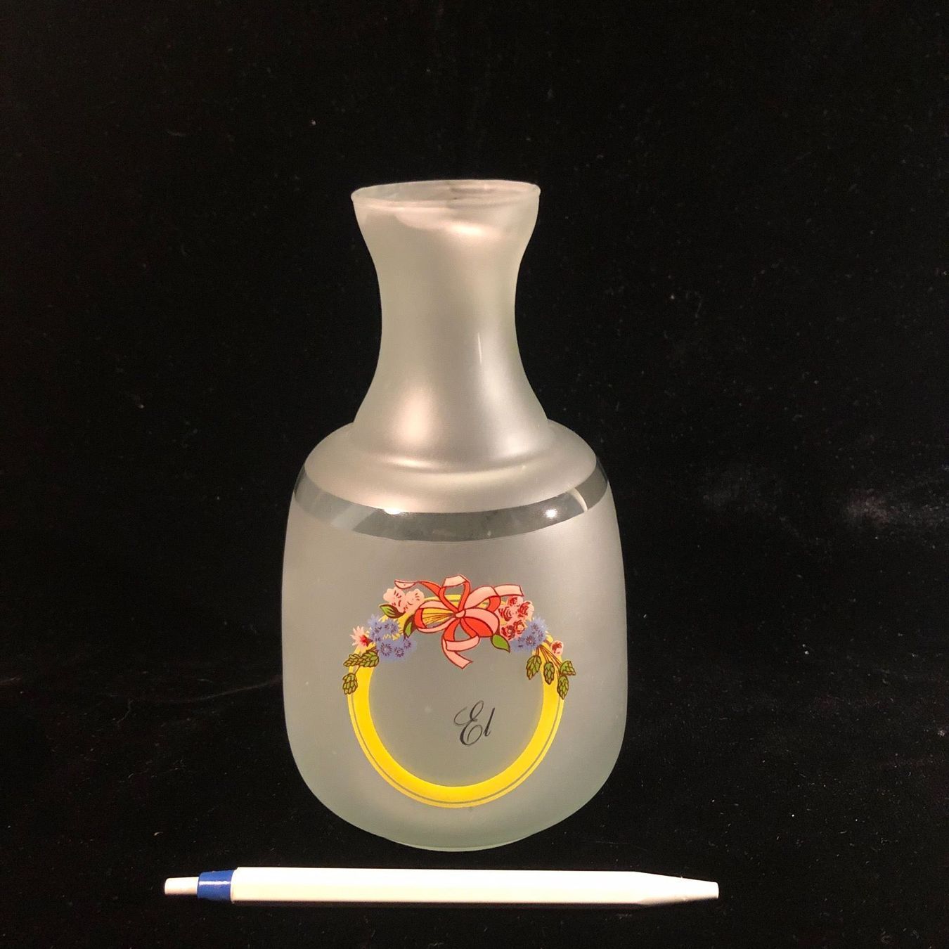 Flacons: Flacon ou vase à motif monogrammé – Gebraucht aus Genève von DELIRBEADS