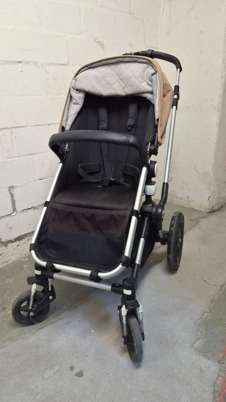 Bugaboo Carrozzine: Bugaboo Cameleon 3 mit viel Zubehör – Usato da Zürich venduto da PiotrM