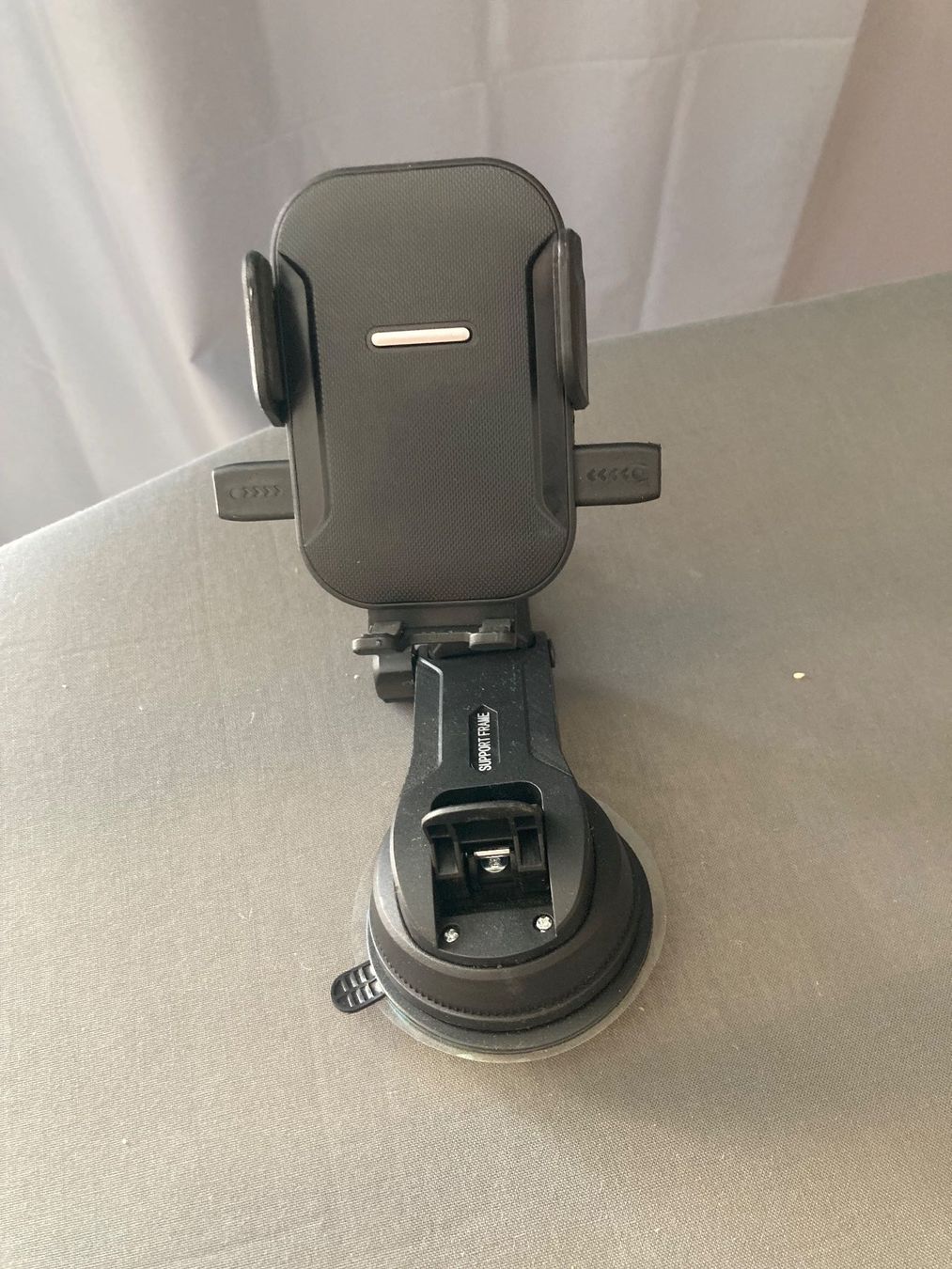 Staffe: Handy Auto Handyhalterung mit Saugnapf - Neu – Nuovo e nell'imballaggio originale da Zürich venduto da mik_h9ty