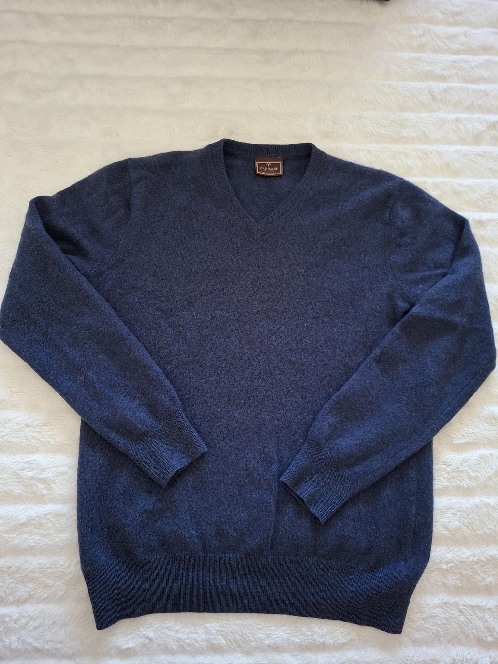Maglioni & Felpe: Pull en 100 %cachemire bleu marine, – Usato da Renens VD venduto da ser_j2fn