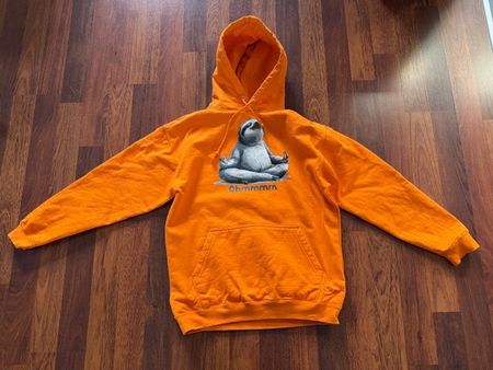 cooler Hoodie mit Faultier, Grösse M (Unisex)