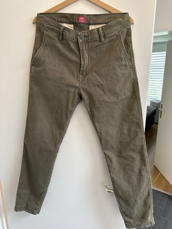 Herren Chino Hose Levi's oliv Grösse 31x32 guter Zustand
