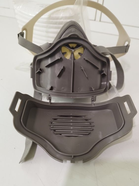 Atemschutz-Maske, Set inklusiv 10x Filter (NEUWERTIG) (Neu (gemäss ...