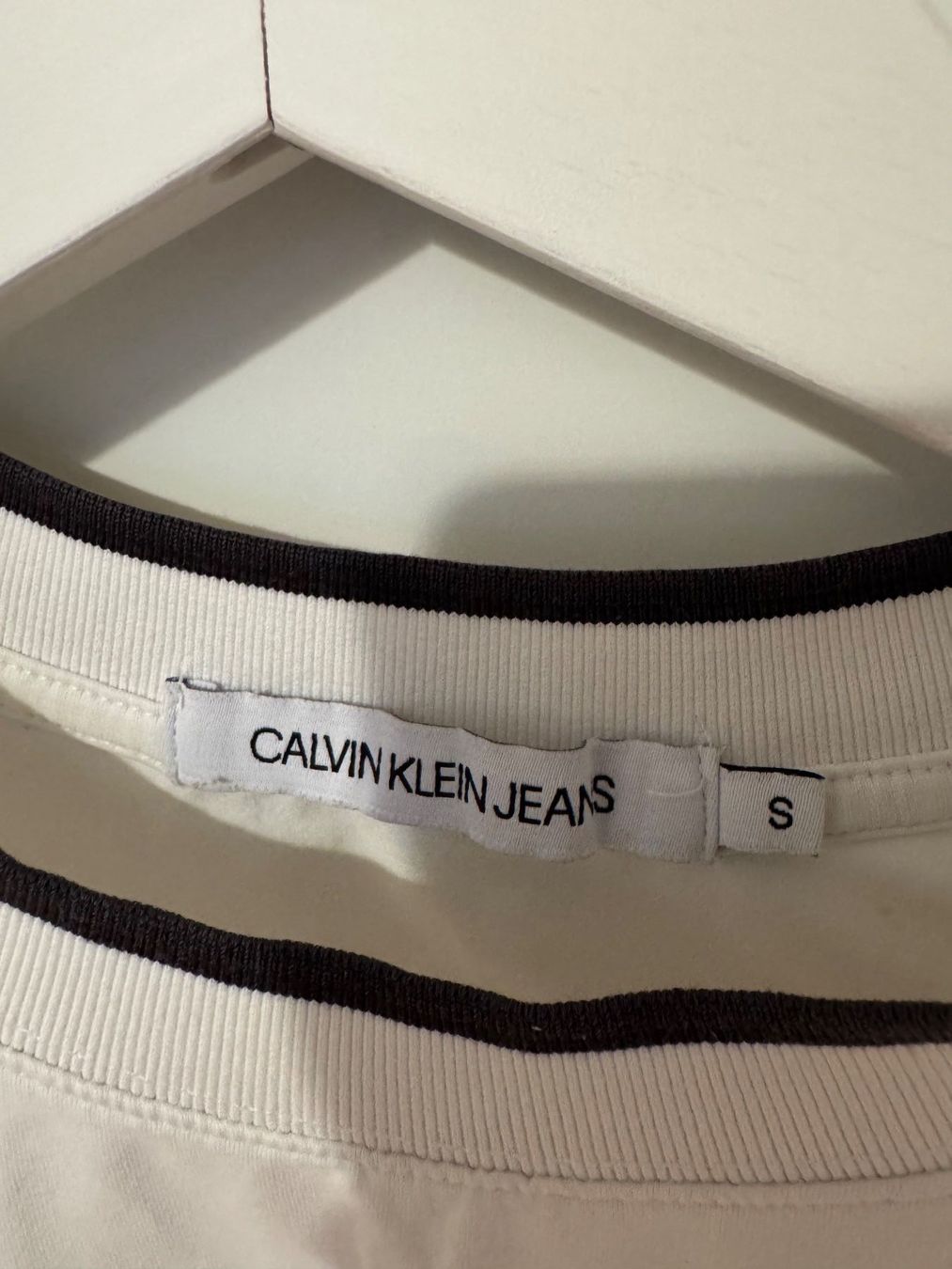 Pullover & Sweatshirts: Langarmshirt Calvin Klein – Gebraucht aus Arbon von flowerandfound 2