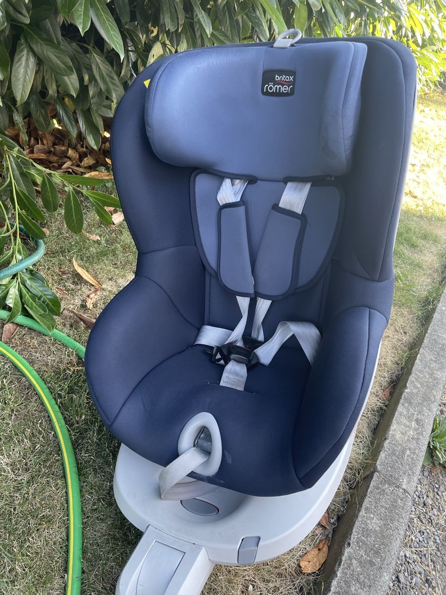 Stühle: Chaise enfant très bon état  – Gebraucht aus Courtaman von lop_f92l 2
