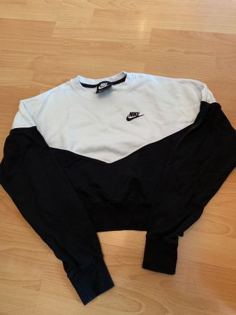 Joli pull Nike court taille xs