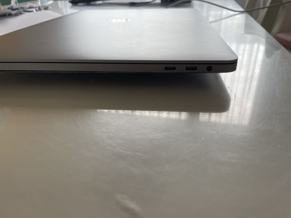 Apple Notebook: Macbook Pro 2019  A2141 – Usato da Abtwil sg venduto da Kueng.MultiOutlet 7