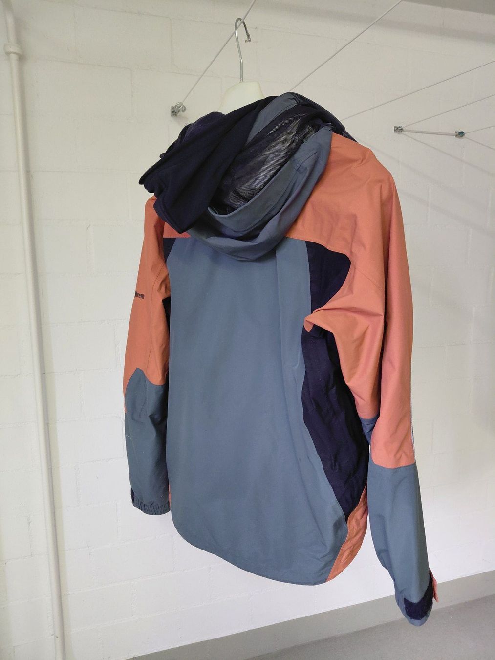 Salewa Giacche: Windjacke Grösse L – Usato da Dietikon venduto da Chadascha 1