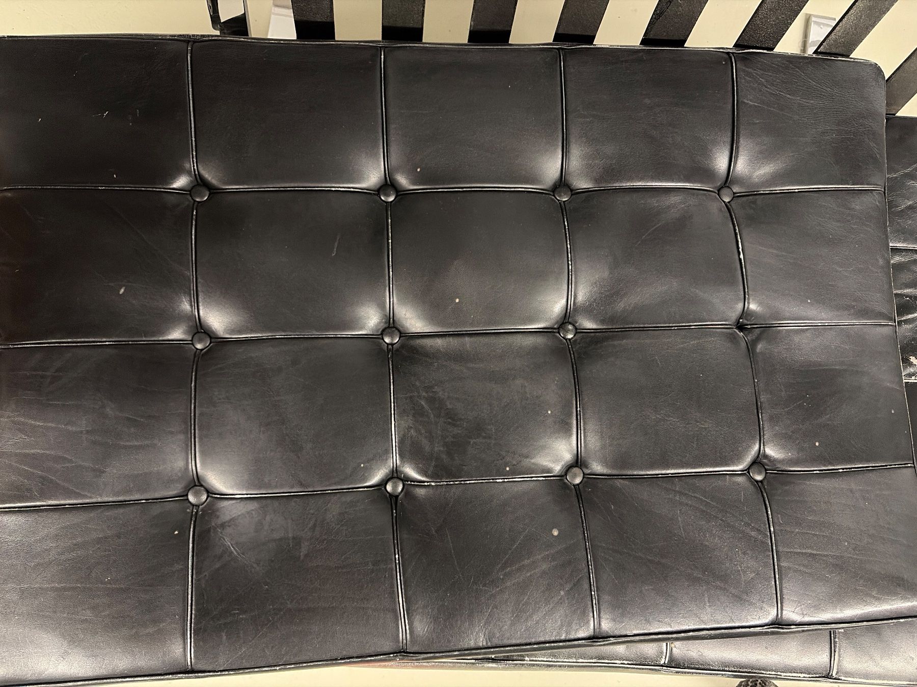 Poltrone: Barcelona Chair Vintage – Usato da Basel venduto da RausindieNatur 8