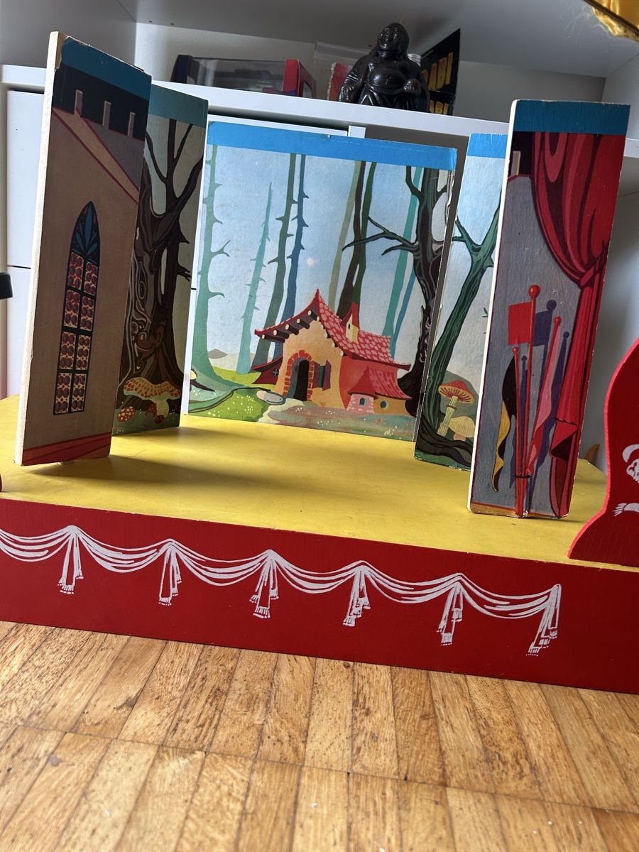 Jouets: Altes Puppentheater  – D'occasion à Hochfelden par larson27 2
