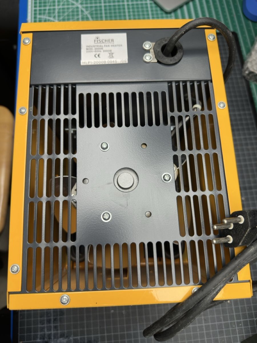 Radiatori: Fischer Heizlüfter 2000W – Usato da zürich venduto da paqual 1