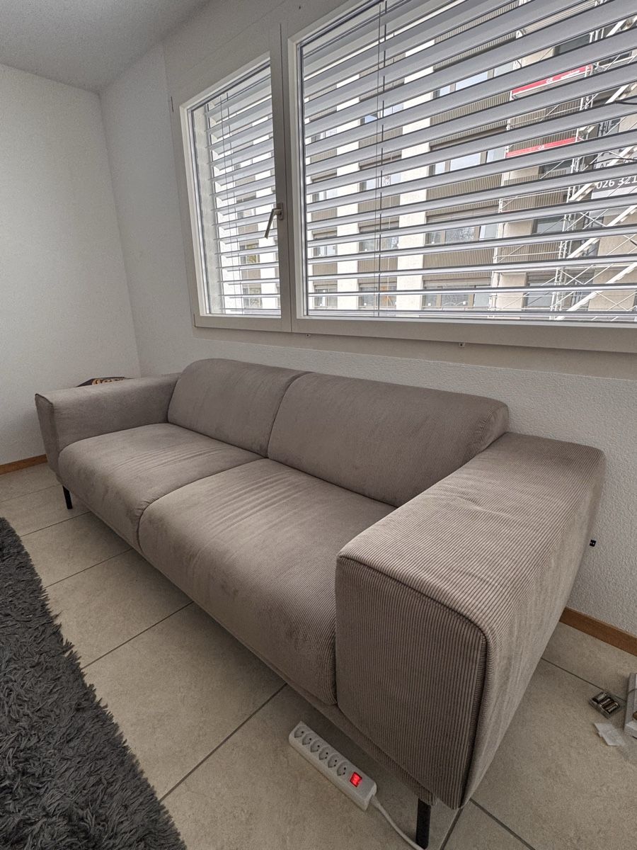 Sofas: Canape conforama – D'occasion à Fribourg par ssa_6qcx