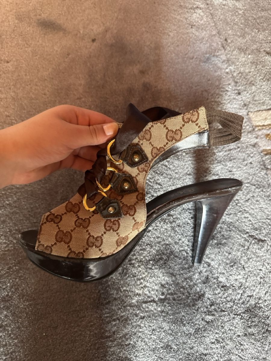 Gucci Damenschuhe: talons Gucci – Gebraucht aus Lausanne von def_7qwq 1