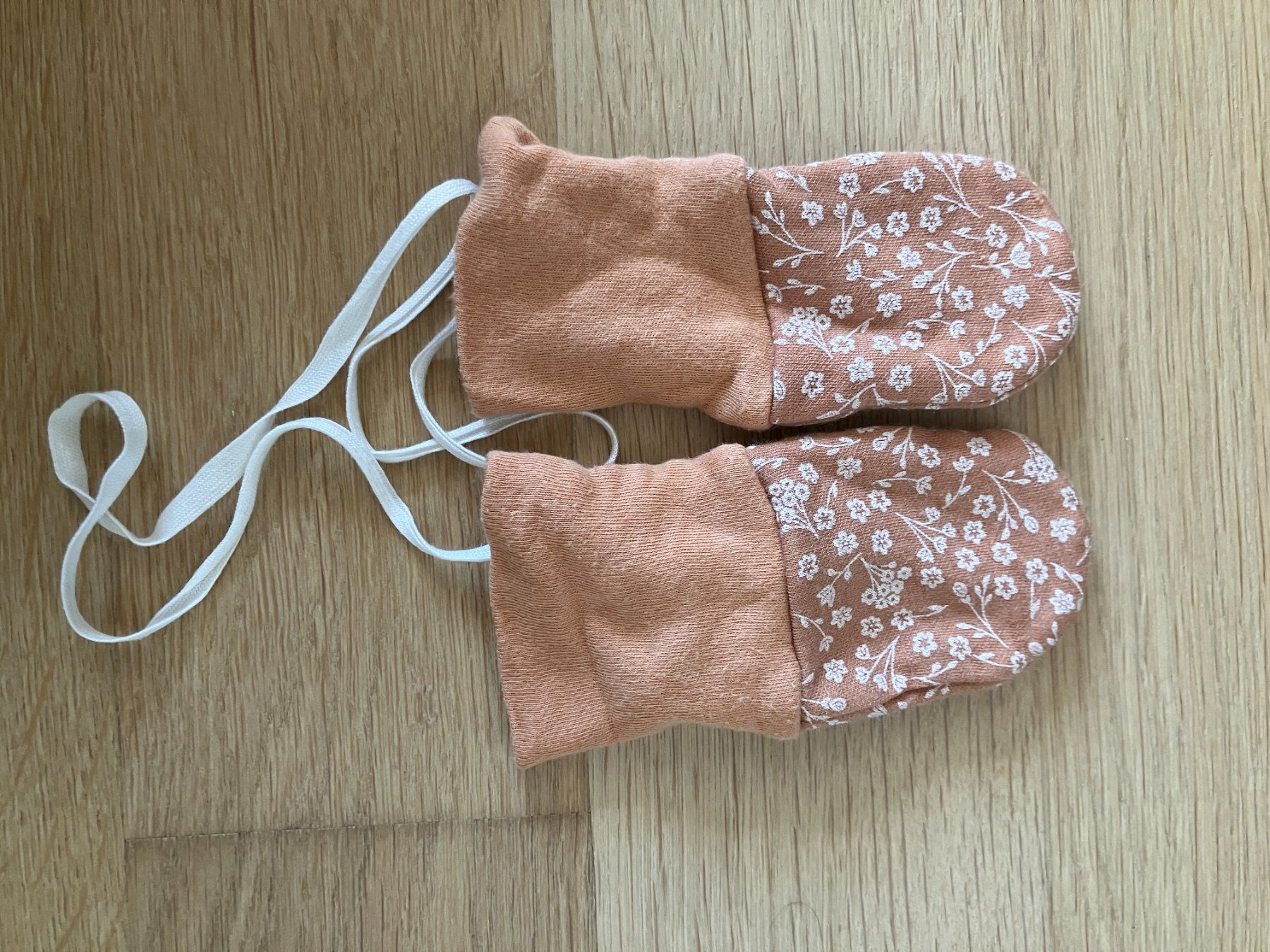 Joha Kinderhandschuhe: Joha Handschuhe Gr. 6-12 Monate – Gebraucht aus Zürich von tscherel