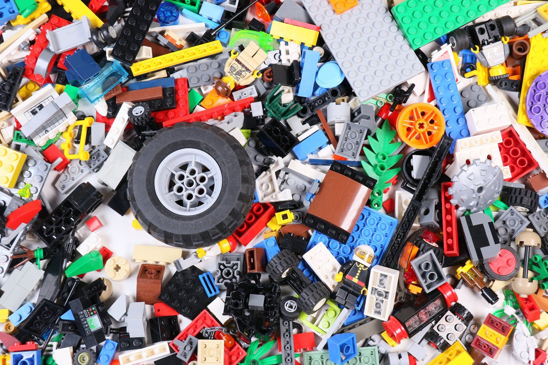 Lego Baukästen: 1.5 kg. Legoteile mit Minifiguren – Gebraucht aus Hettlingen von Scholi99 1