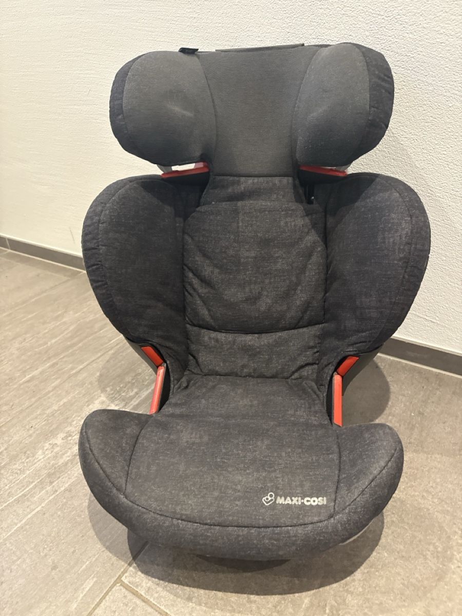 Maxi-Cosi Seggiolini per auto: Maxi-Cosi RodiFix Kindersitz  – Usato da Meggen venduto da Gosioonia