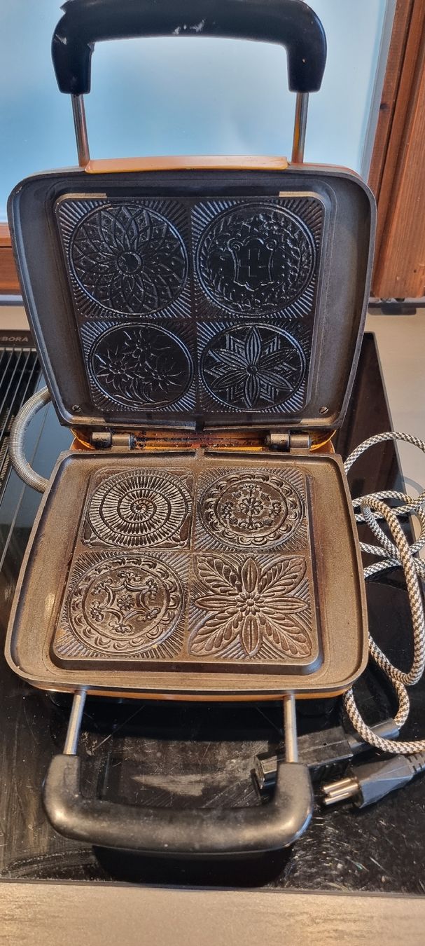 Jura Appareils de cuisine: Retro Waffeleisen Jura Typ 141 – D'occasion à Luzern par mar_755n