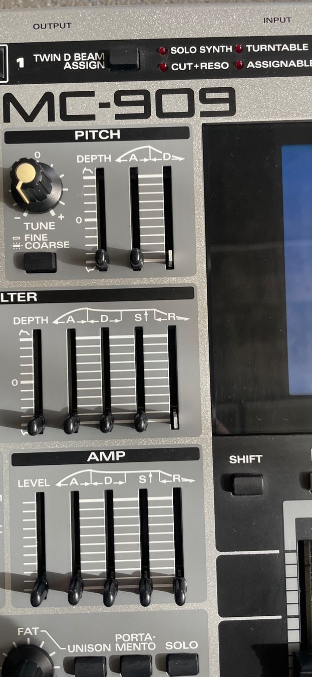 Roland Strumenti musicali: Roland MC-909 – Usato da Zürich venduto da Dario_Mupf 2