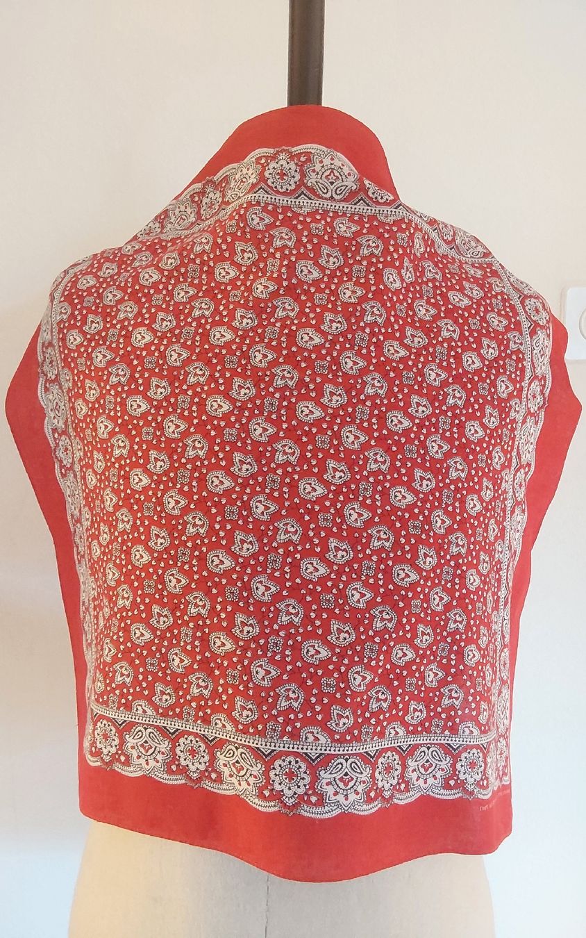 Foulards, Tücher & Schals: Baumwolltuch quadratisch rot – Gebraucht aus Köniz von scopello12 1