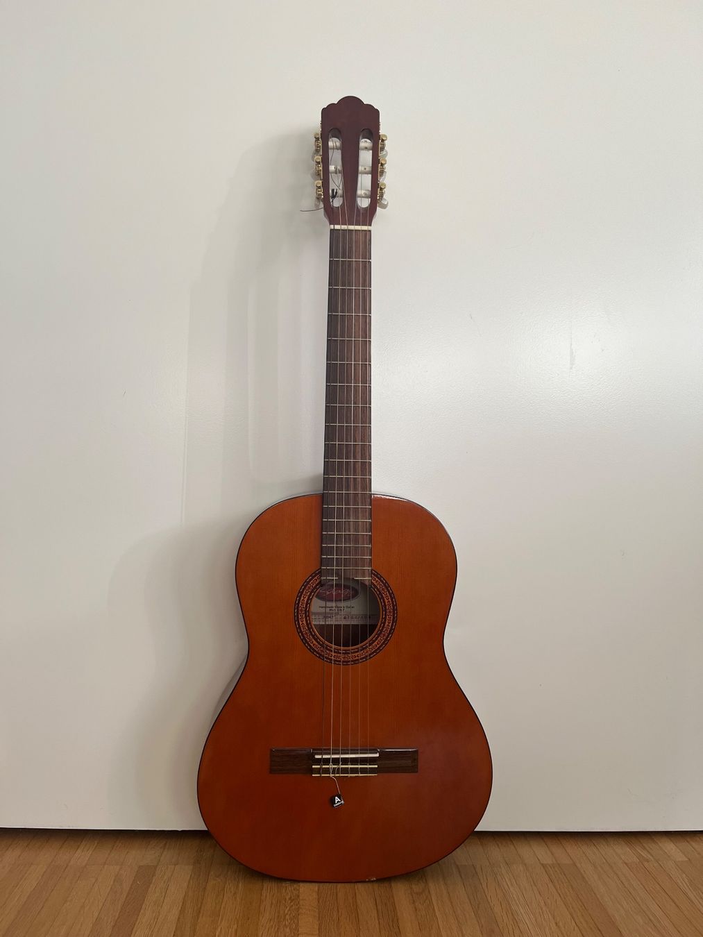 Musikinstrumente: Gitarre – Gebraucht aus Basel von MilanB