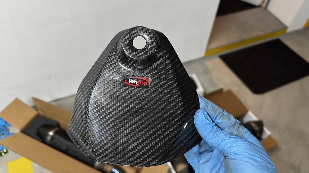 Tutti i ricambio per moto: Tekmo Carbon Zündschloss-Abdeckung Husqvarna 701 – Usato da Rumlikon venduto da Kapi04
