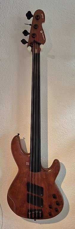 Strumenti musicali: Sandberg Panther Fretless – Usato da Seuzach venduto da Samakorn12