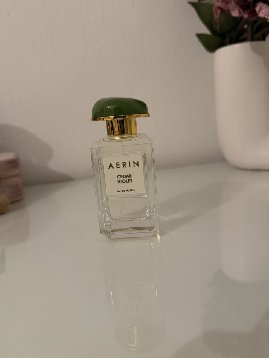 Profumi & Eau de Toilette: AERIN Cedar Violet Eau de Parfum, 50 ml - NEU – Nuovo (secondo la descrizione) da Näfels venduto da mar_2ptp