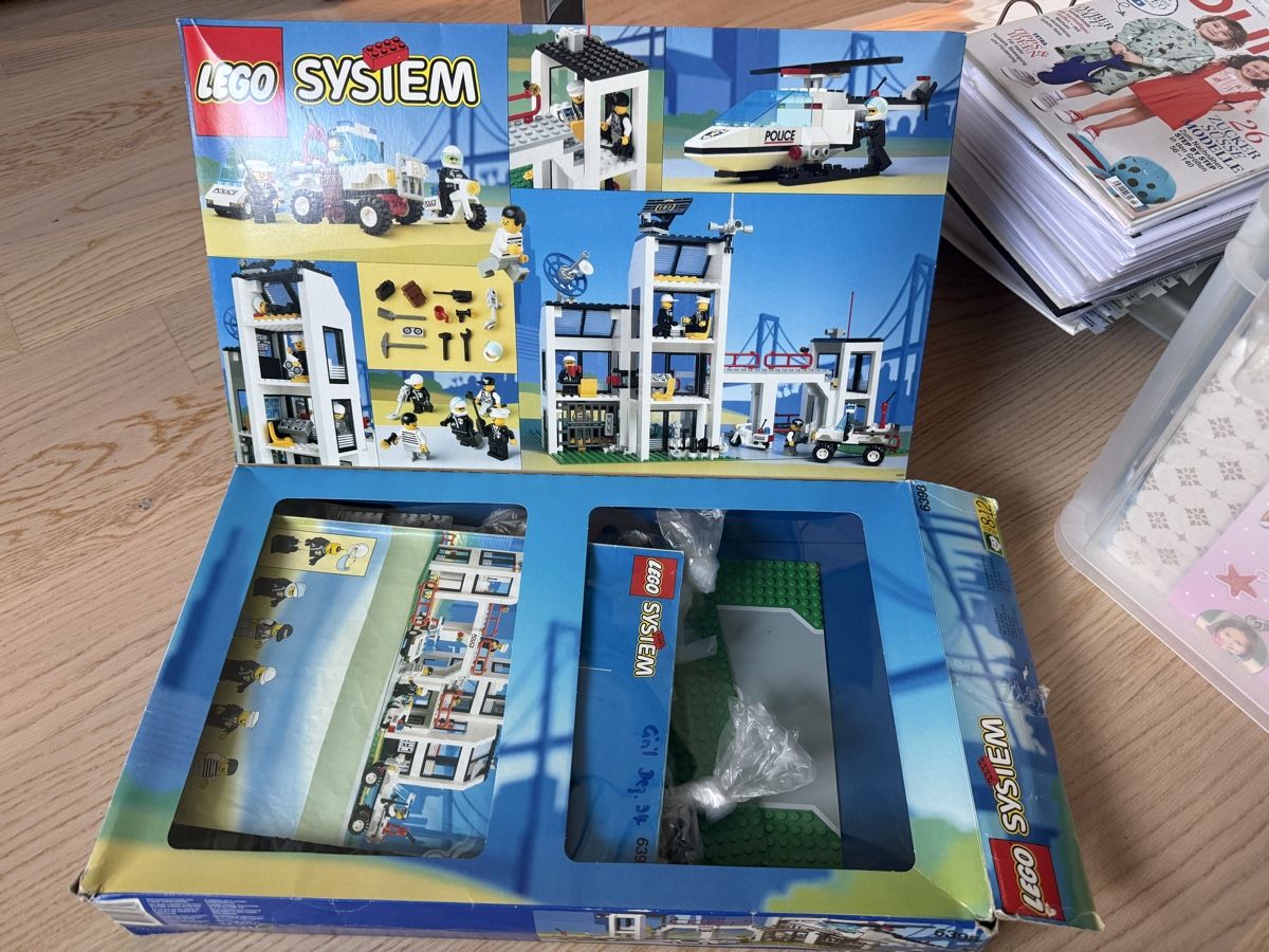 Lego Kit di costruzioni: LEGO System 6398 Polizei-Hauptquartier – Usato da Rafz venduto da ciril0885 1