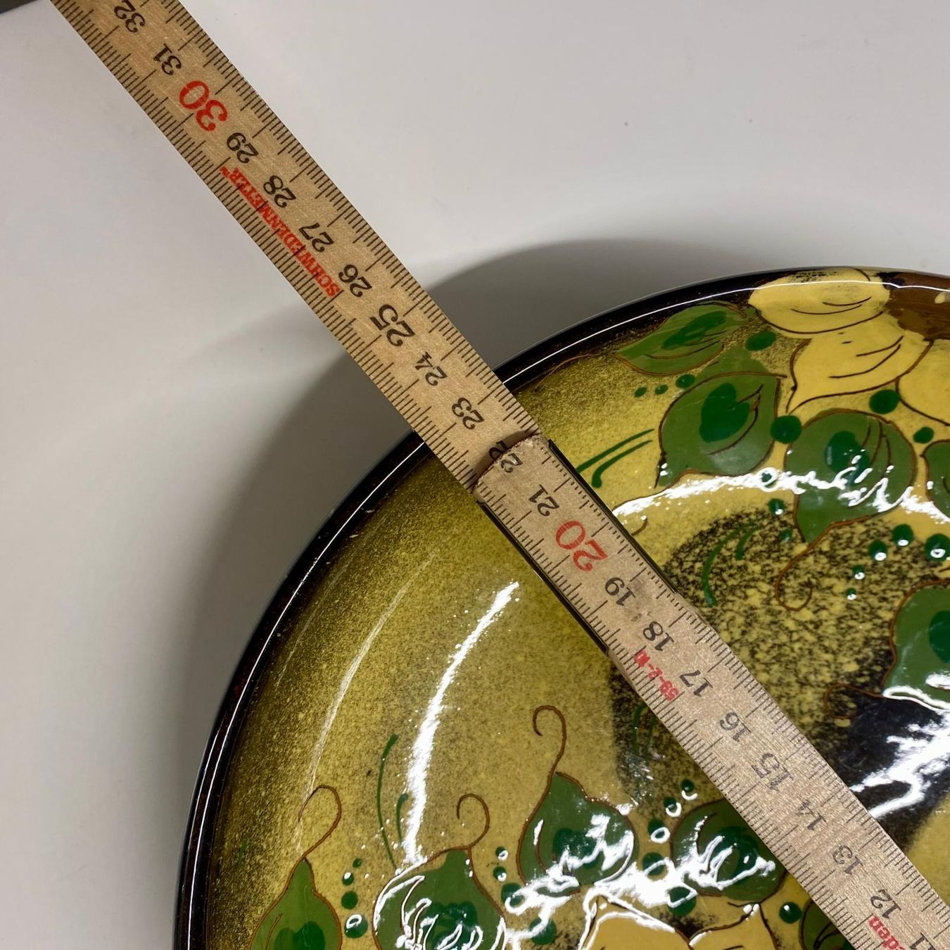 Ciotole: Handbemalte Keramikschale mit Blumenmuster, 23.5 cm – Usato da Krauchthal venduto da SamsPuce 1