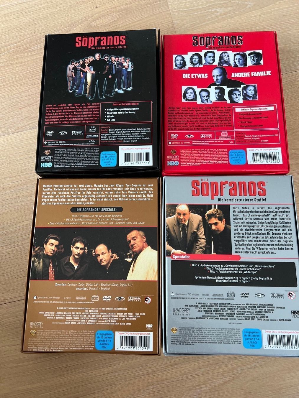 Tutti i DVDs: Sopranos Staffeln 1-4 DVD – Usato da Beinwil am See venduto da isole 1