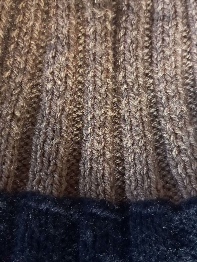Copricapi, berretti & cappellini: BONNET TRICOTÉ À LA MAIN – Nuovo e nell'imballaggio originale da Dompierre FR venduto da fat_xth5 2