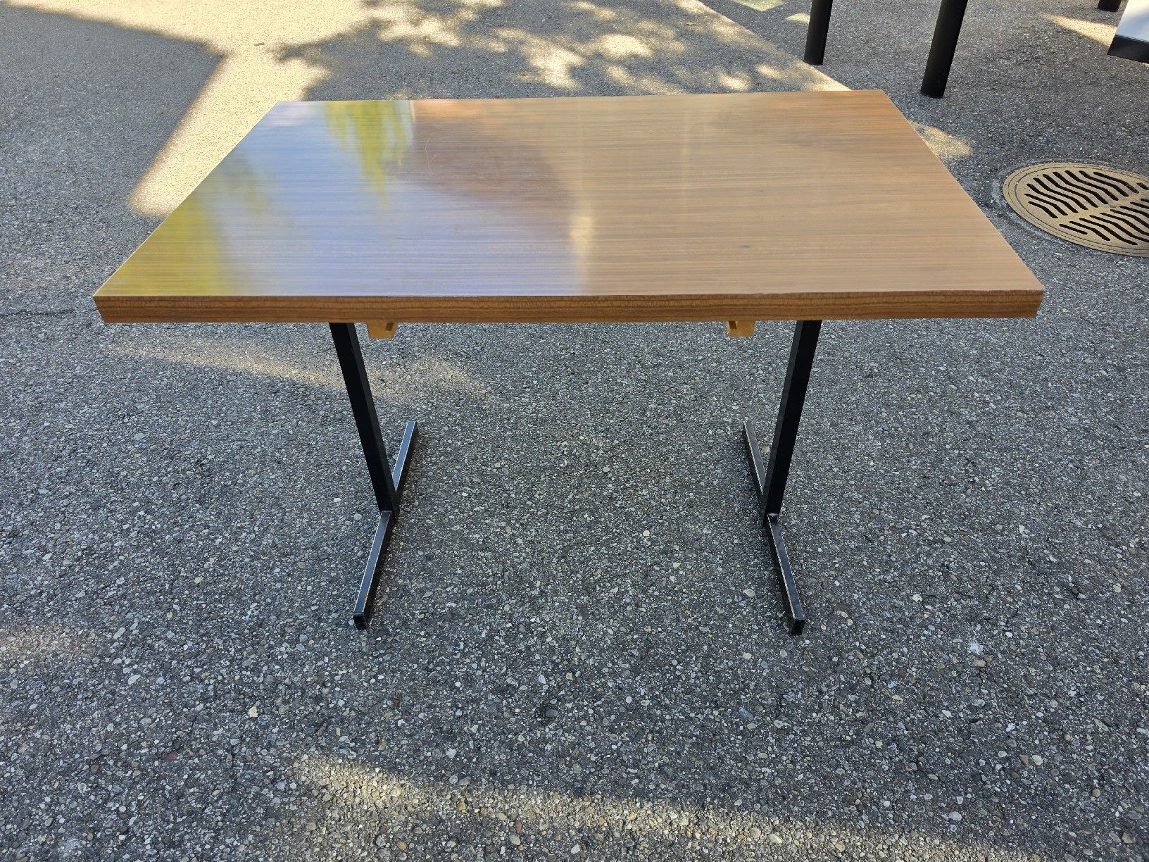 Tavoli: Tisch  Metallfuss  Vintage – Usato da Mettlen venduto da elios0888 2