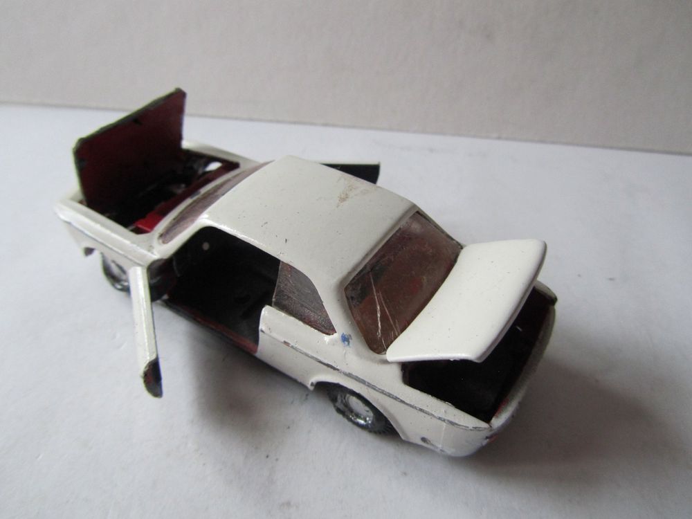 RARE**CHOCOLAT JACQUES(SABLON BELGIUM) N°4 "BMW 200 CS" 1968 1/43 EUR