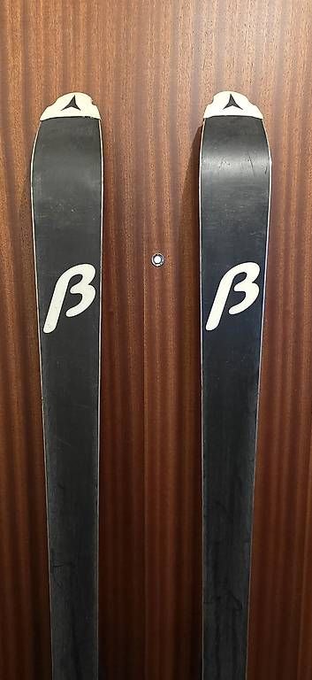 Skis: Skis Atomic femme – D'occasion à Meyrin par April73 4